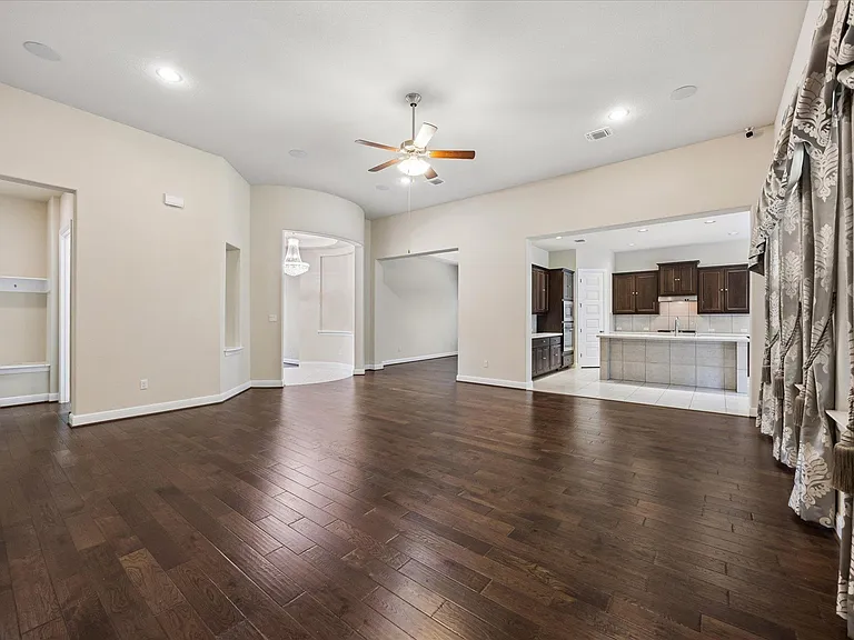 365 Arapaho Dr — Photo 3