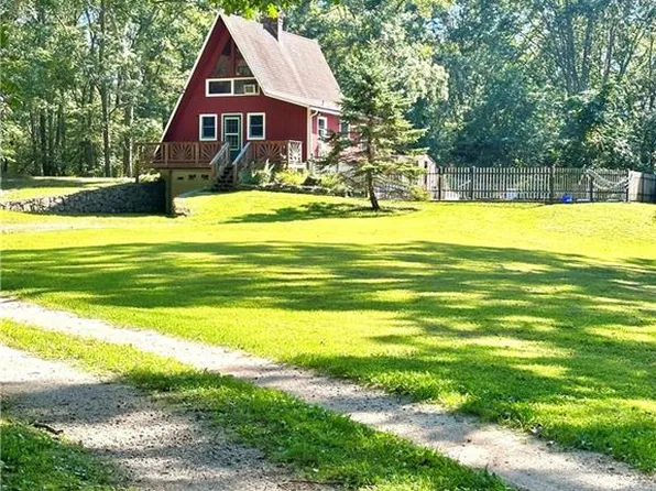 11 Deer Trl, Ashaway, RI 02804