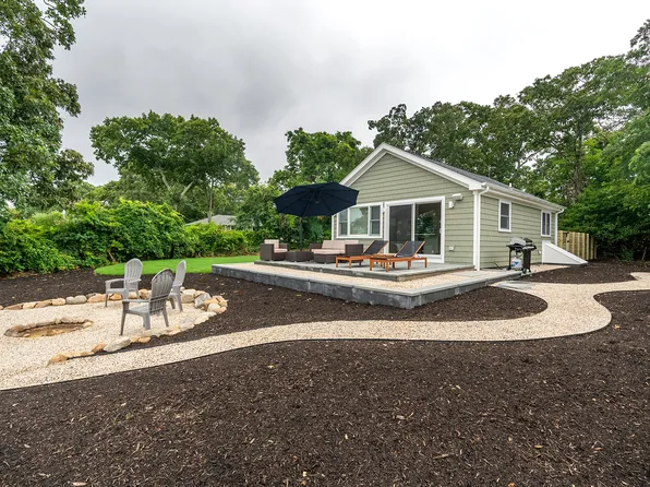 84 Indian Ave, Riverhead, NY 11901
