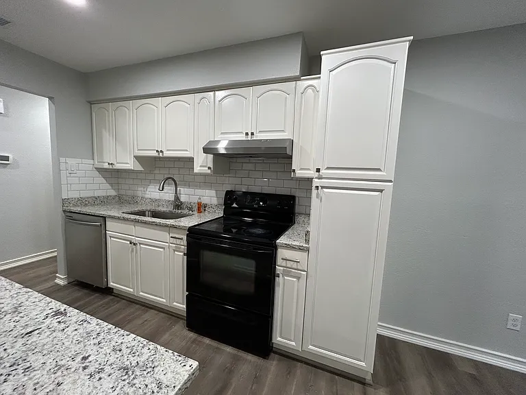 1706 Boyd St — Photo 10