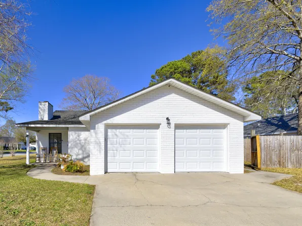 9861 Levenshall Dr, Ladson, SC 29456