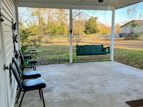 105 Pecan St, Linden, TX 75563