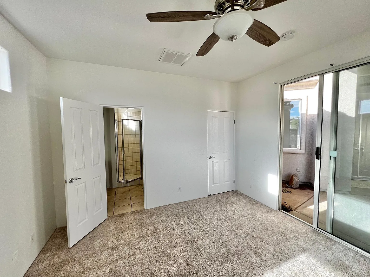 4 bed, 3.5 bath, 2633 sqft, $3,600 — Photo 4