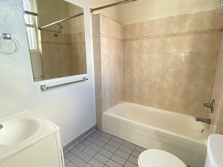 851 OFarrell Street — Photo 25