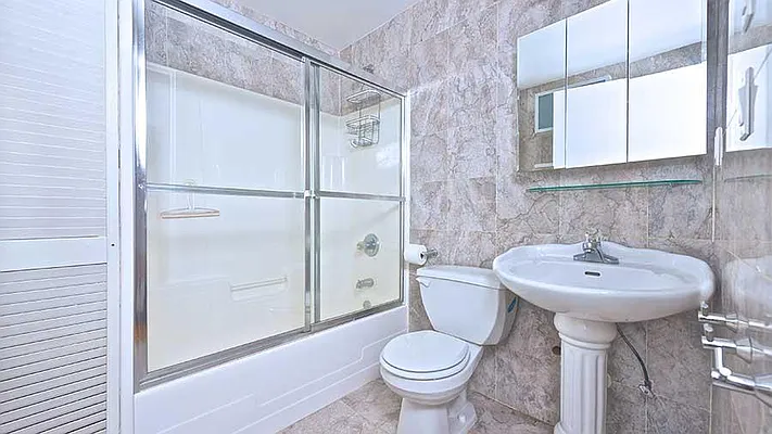 Sold by Fenwick Keats Real Estate | media 19