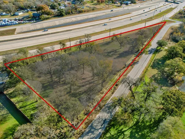 1716 SE Parkway St, Azle, TX 76020