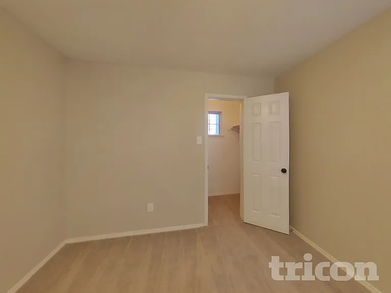 513 Valley View Dr — Photo 10