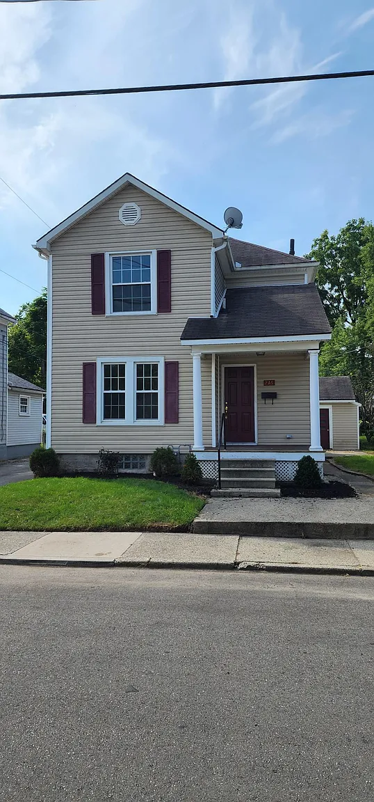 216 Heaton Ave photo 1