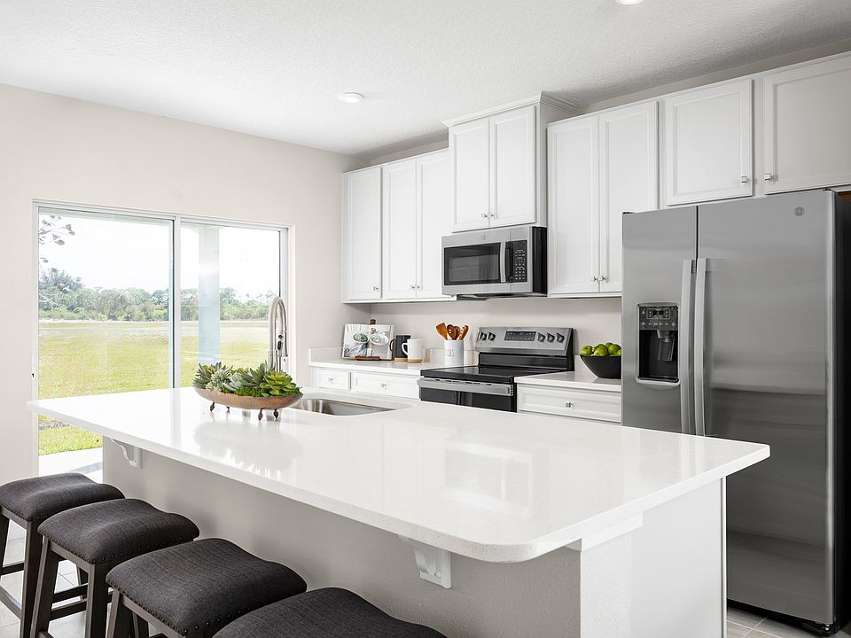 Open House this weekend! Explore quick move-ins and save 30,000