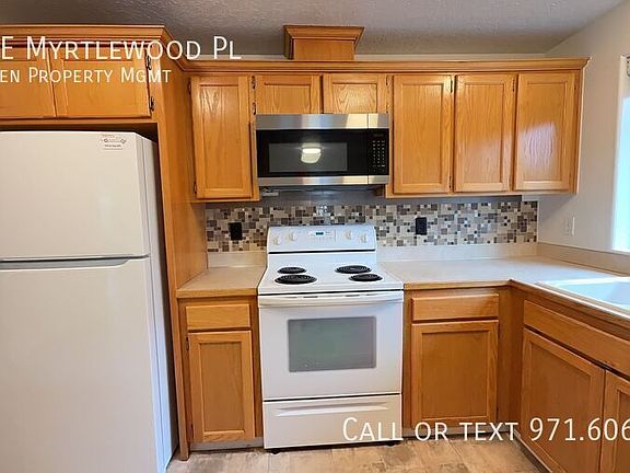 5th image of 664 SE Myrtlewood Pl