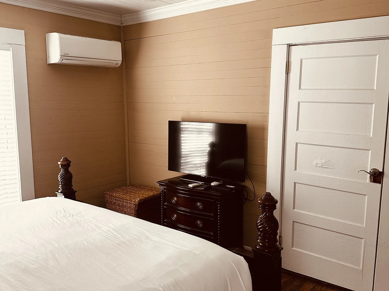 Coombs Inn & Suites - Unit 23 — Photo 4