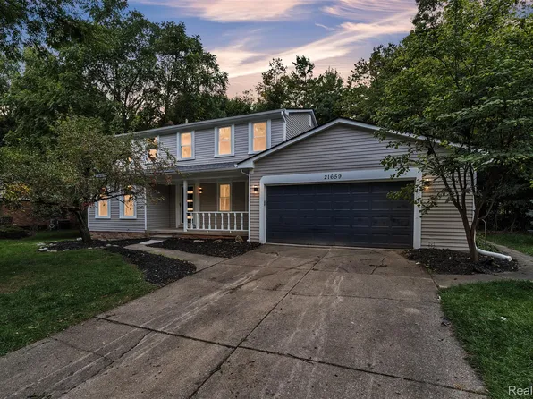 21659 Bedford Dr, Northville, MI 48167