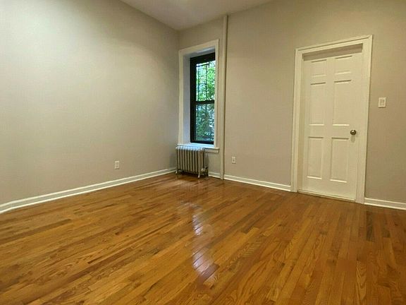 5th image of 901 Washington Ave