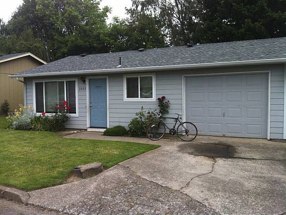 2065 Debbie Way (Front)
