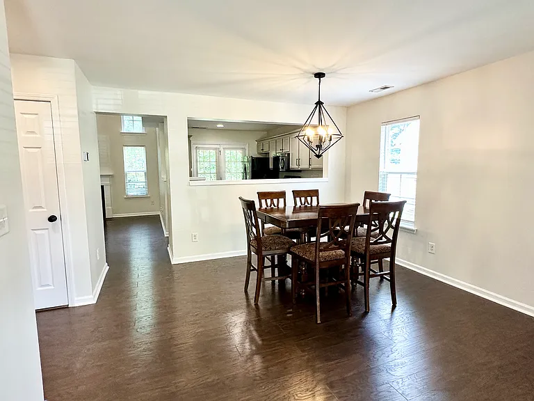 627 Rock Lake Gln — Photo 4