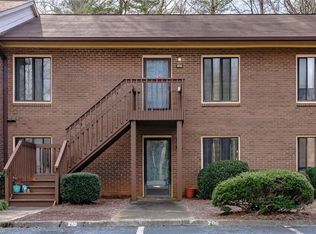 208 Ridge Forest Ct, Winston Salem, NC 27104