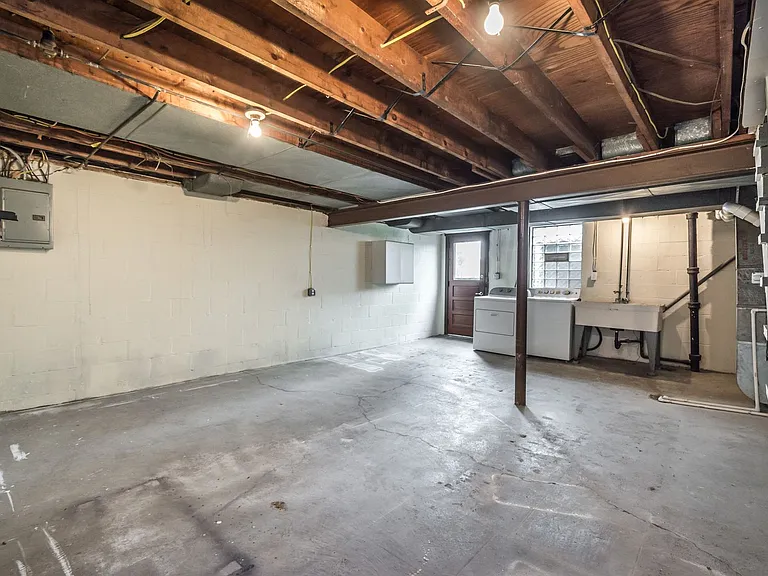 2126 Fairland St — Photo 16
