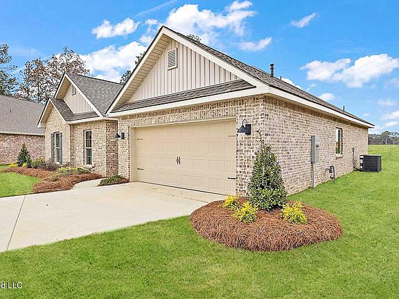 3rd image of 434 Piney Dr