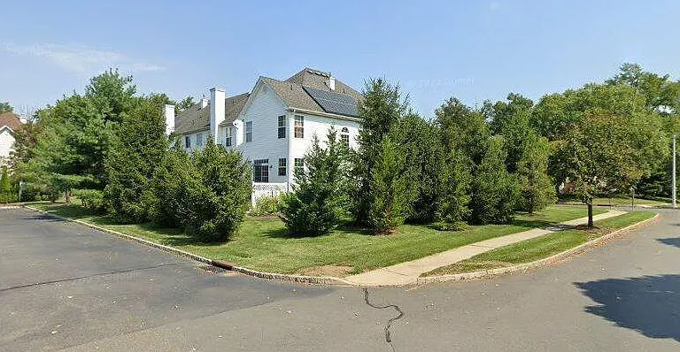 Shelley Cir — Photo 1