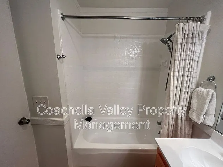 2960 N Cypress Rd — Photo 14