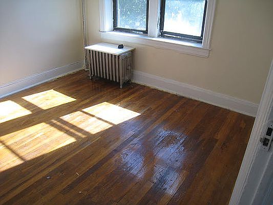 4th image of 2352 33rd St #C3