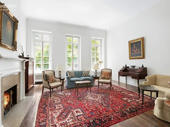 27 East 73rd Street image 2 of 15