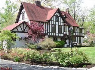 236 Oakwood Ave, Webster Groves, MO 63119
