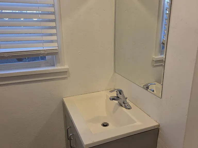 759 E Scott Ave — Photo 9