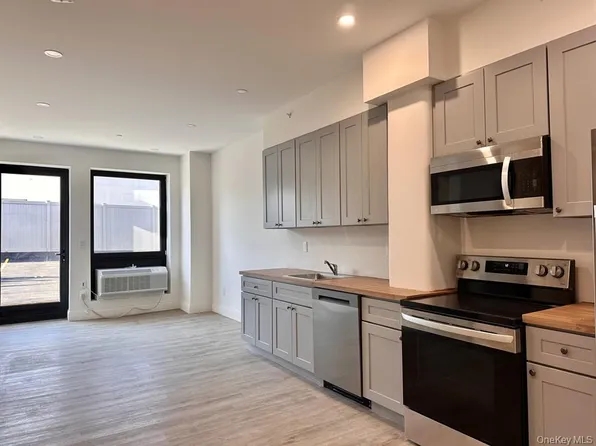 (undisclosed Address), Valley Stream, NY 11580