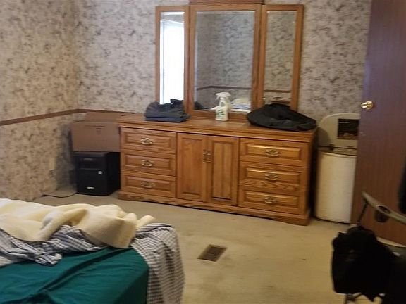 3rd image of 128 Wildwood Dr