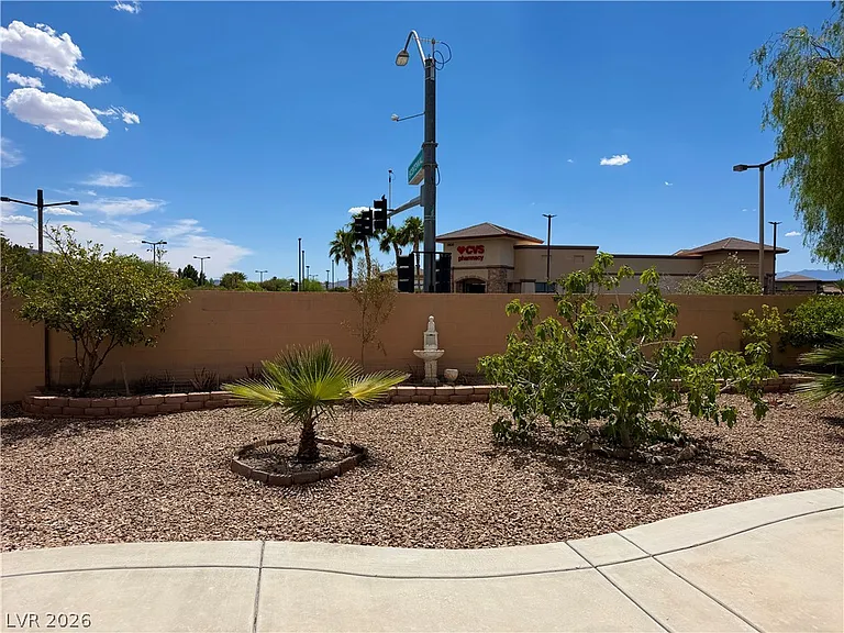 2895 Maffie St — Photo 34