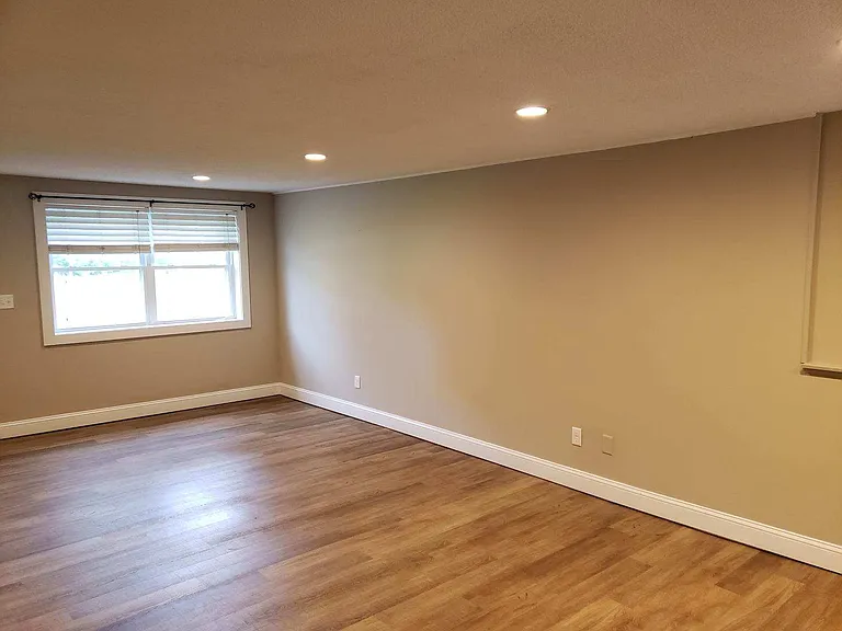 2 Memorial Dr — Photo 7