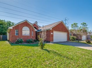 5615 Wellston Dr, Arlington, TX 76018