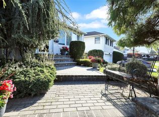 147 Manor St, Plainview, NY 11803