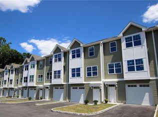 2 Laurel Hill Rd #2, Brookfield, CT 06804