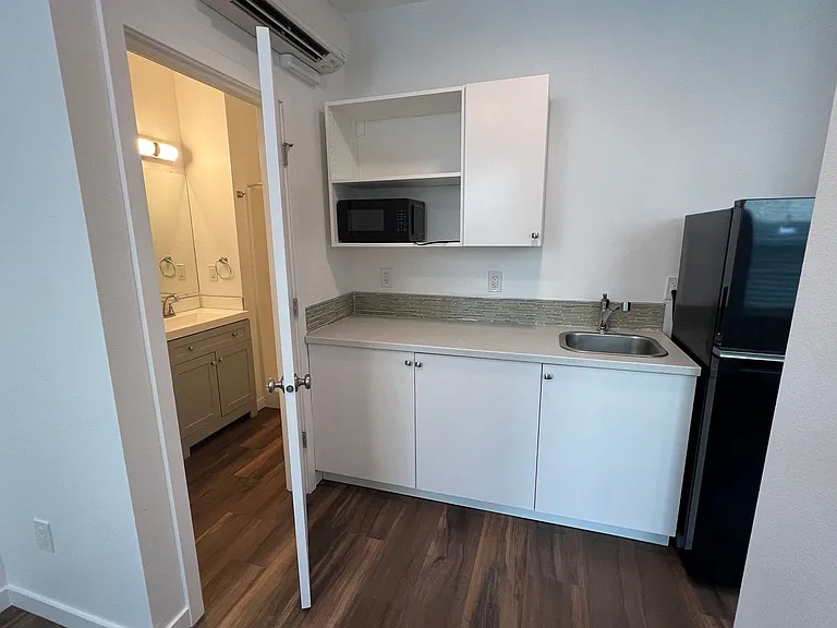 3781 N Vancouver Ave — Photo 4
