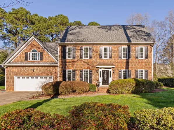 102 Ivywood Ln, Cary, NC 27518