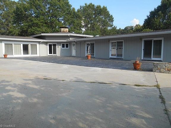 4th image of 129 Cross Creek Dr