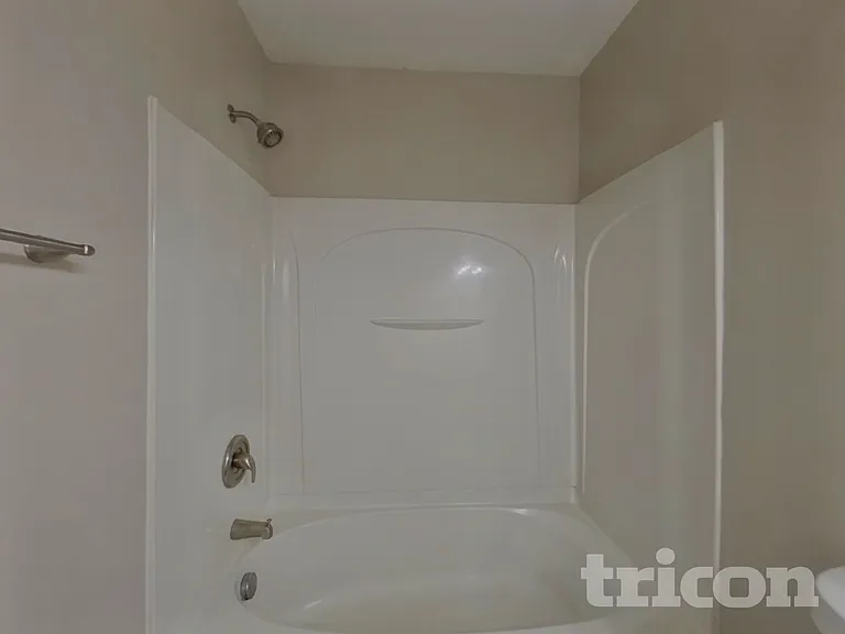 6826 Squirrels Foot Ct — Photo 13