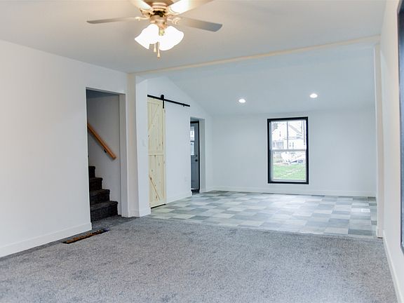 5th image of 219 S 10th St