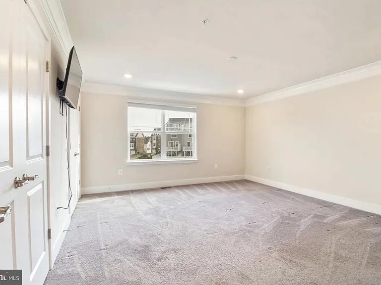 11687 Emily Dickinson Pl — Photo 17