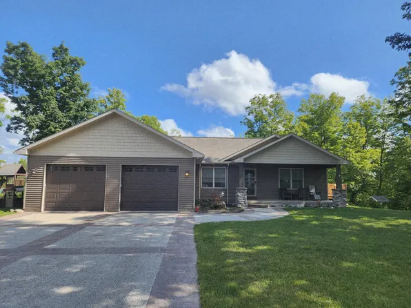 18274 200th Ave, Leroy, MI 49655