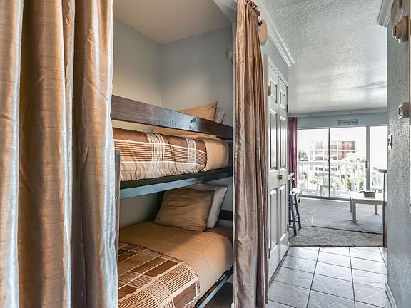 4th image of 6300 Seawall Blvd