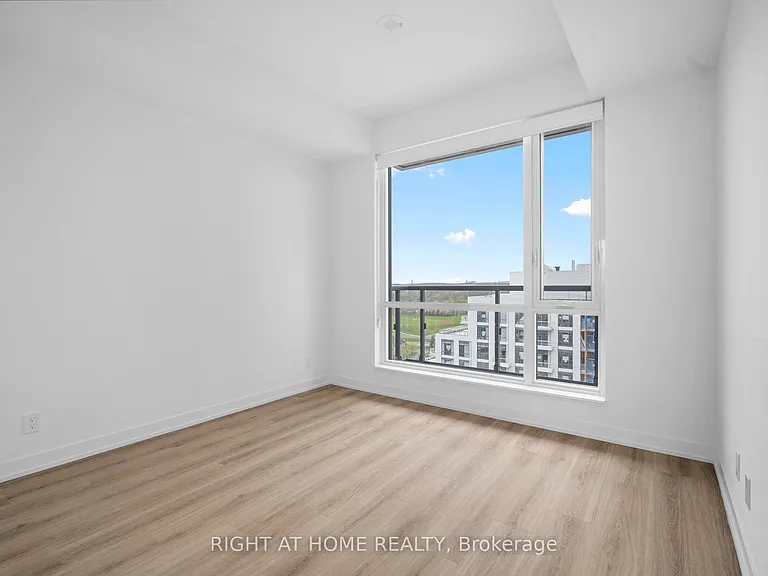 7950 Bathurst St #1424 — Photo 13