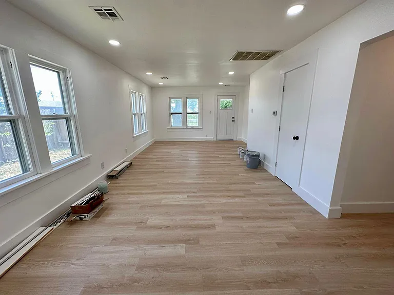 209 N Oseuma Ave — Photo 2