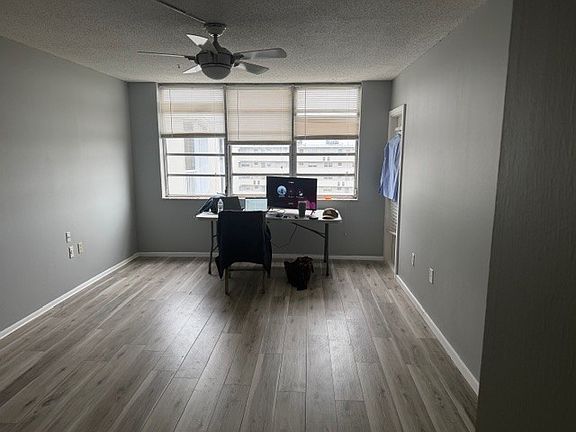 3rd image of 1750 NE 191st St APT 814