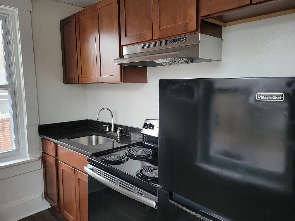 94 Hillcrest Ave — Photo 3