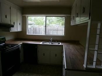 2nd image of 2542 Lafayette Dr
