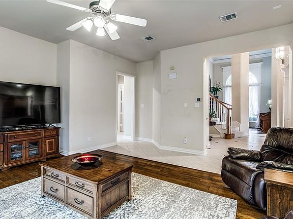 4th image of 706 Sotogrande Dr
