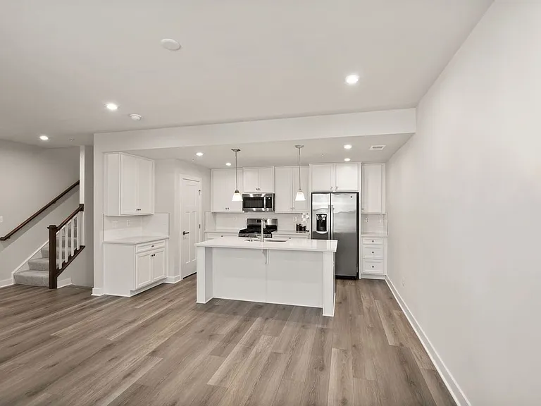 42564 Invergordon Ter — Photo 6
